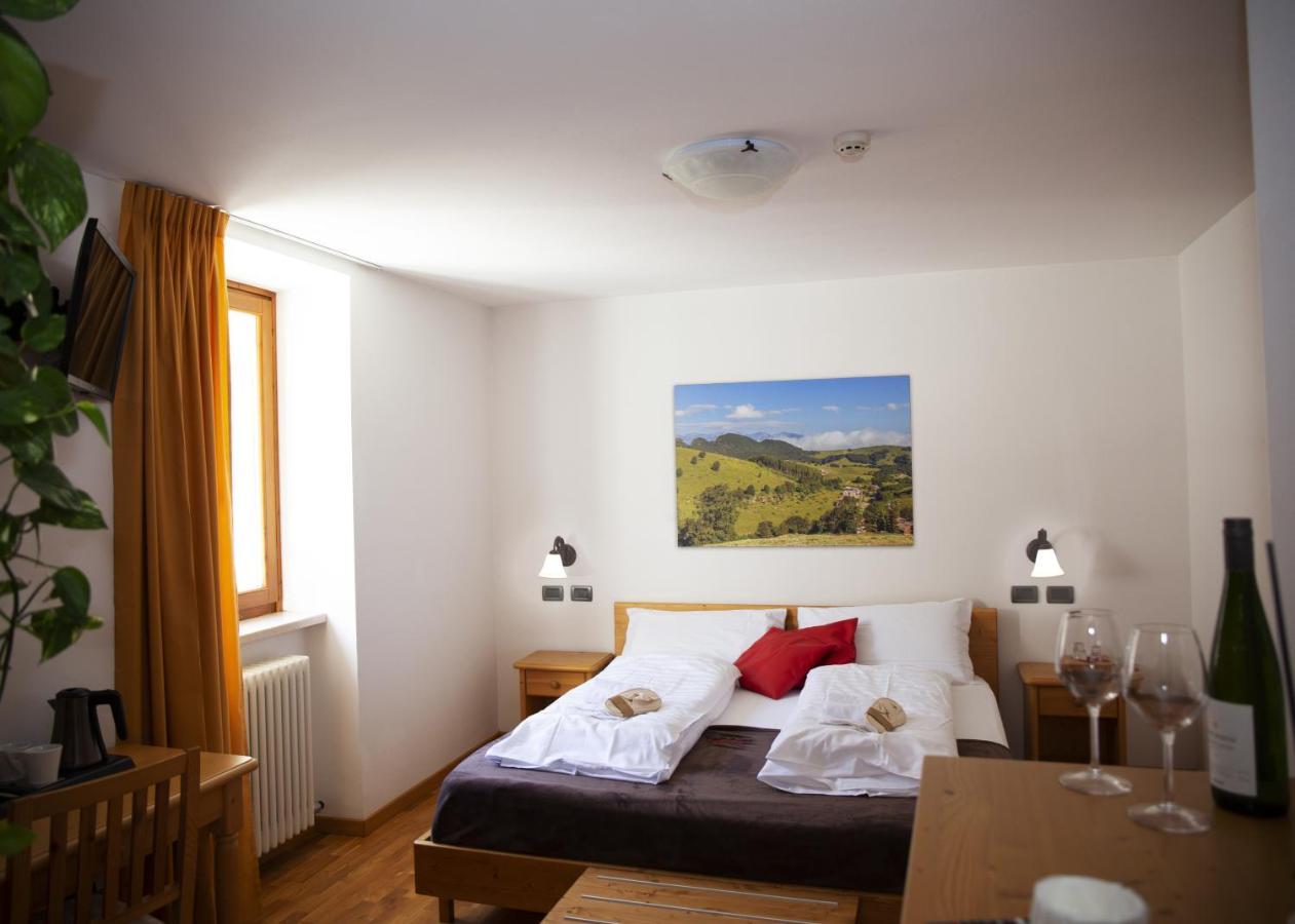 Locanda Alpina Ala Esterno foto